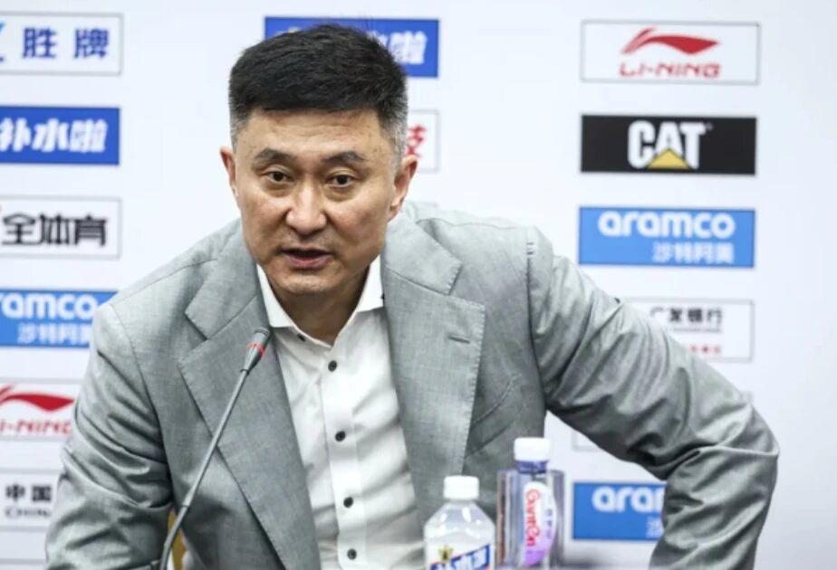 开云体育下载-杜锋阴阳发言被媒体人批评,杜锋盛赞张皓嘉,张皓嘉被球迷喊MVP